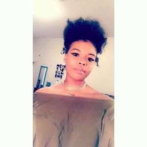 Meet your Posher, Briana