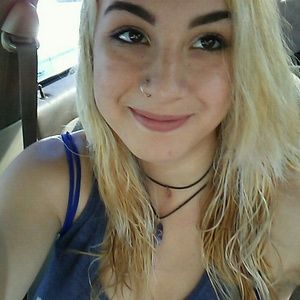 Meet your Posher, Kayla