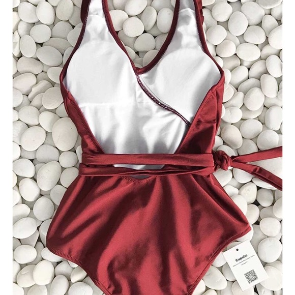 One piece swimsuit - Picture 3 of 4