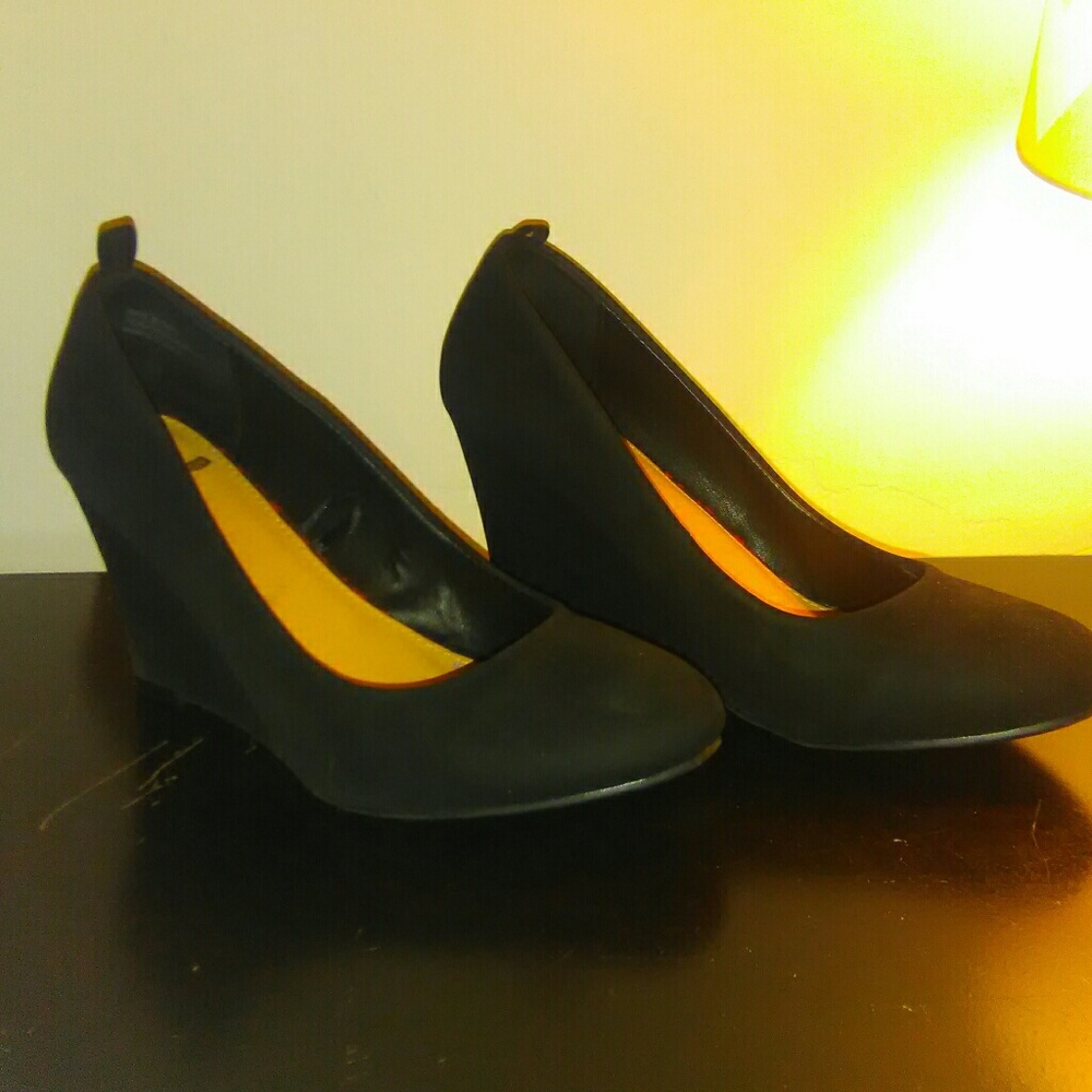 Suede wedges / Suede pumps