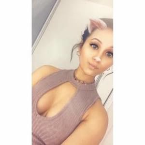 Meet your Posher, Vicky