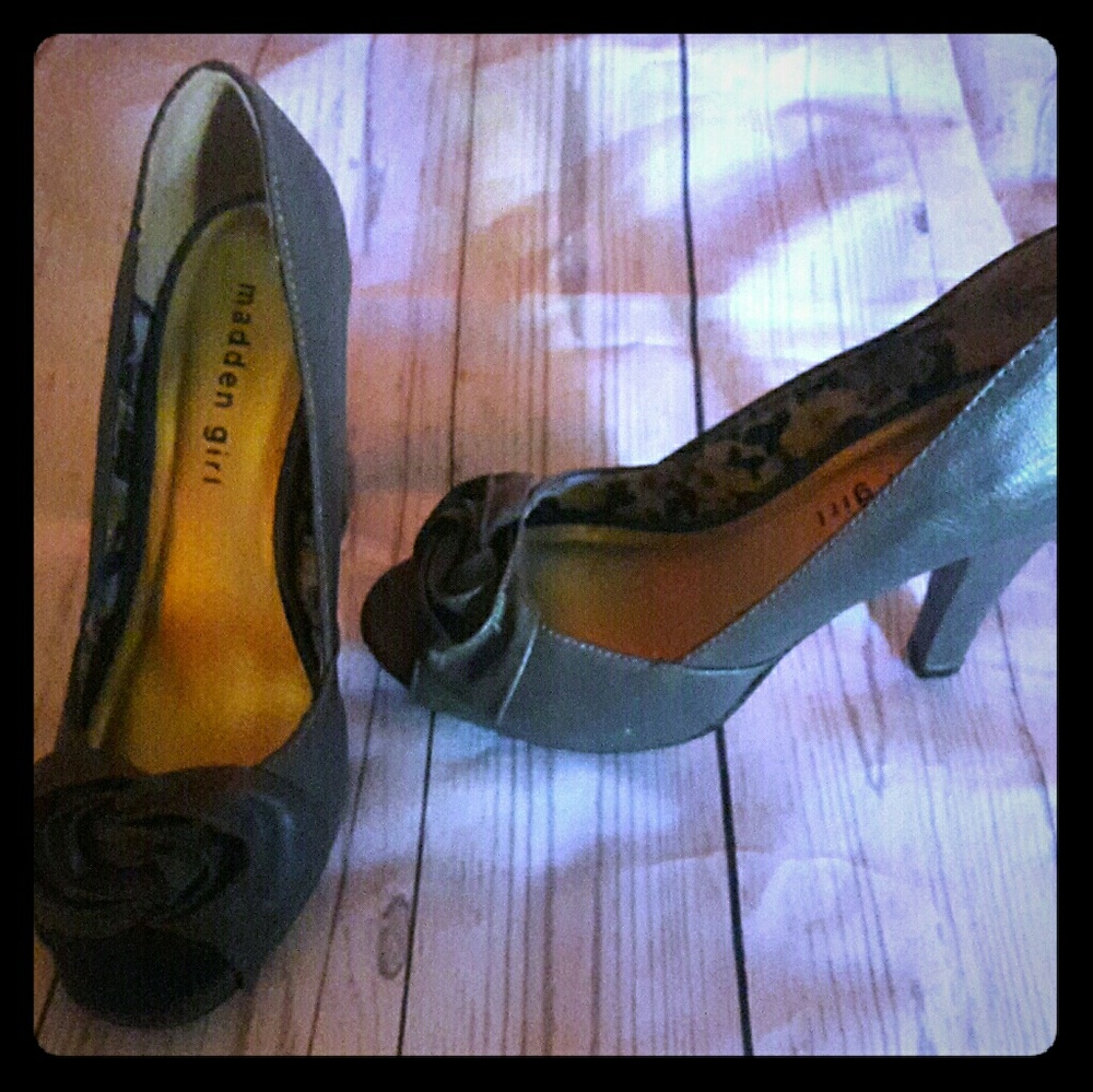 Madden Girl Peel Toe Heels Pumos 6.5