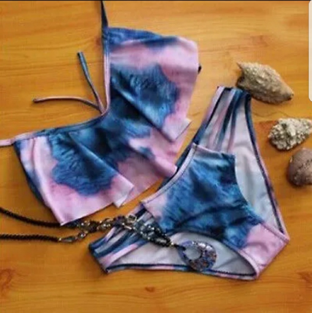 1 left!🔥CLEARANCE NO OFFERS. Flounce Bikini Set - Picture 2 of 8