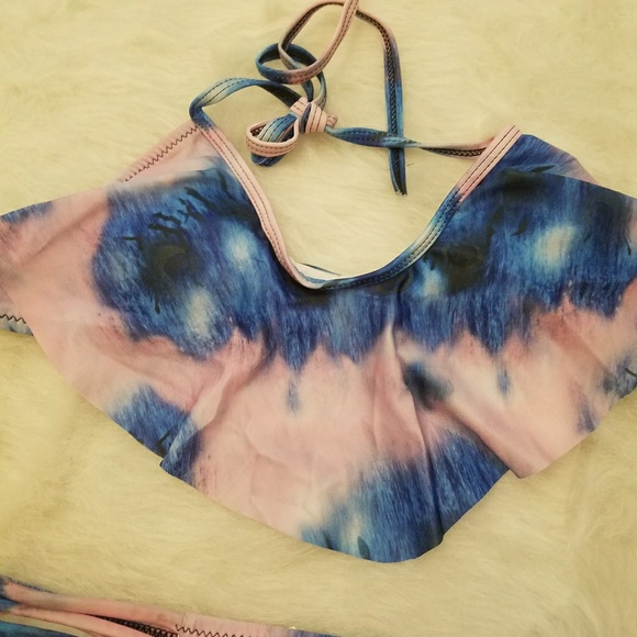1 left!🔥CLEARANCE NO OFFERS.  Flounce Bikini Set - Picture 7 of 8