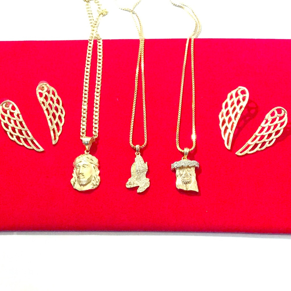 Cuban Link Chain w/ Jesus Charm