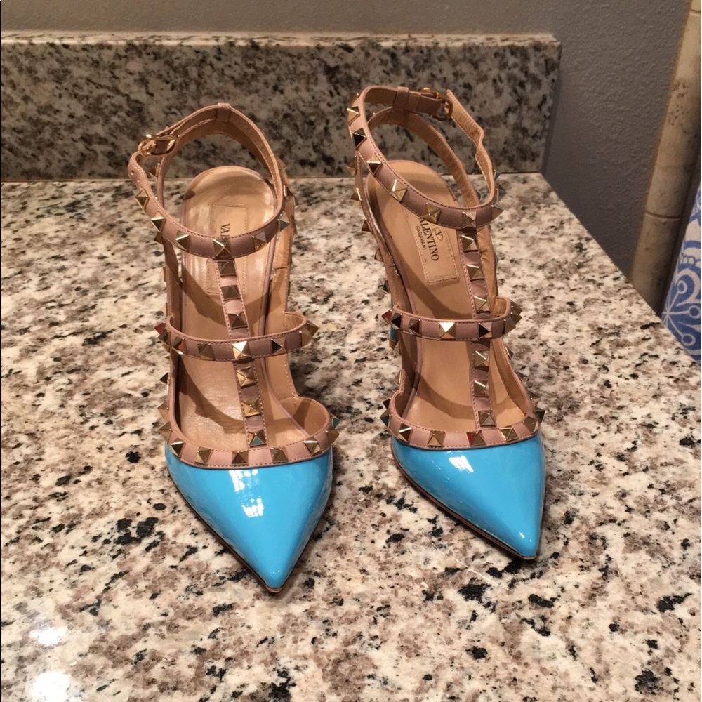Valentino Rockstud Pumps