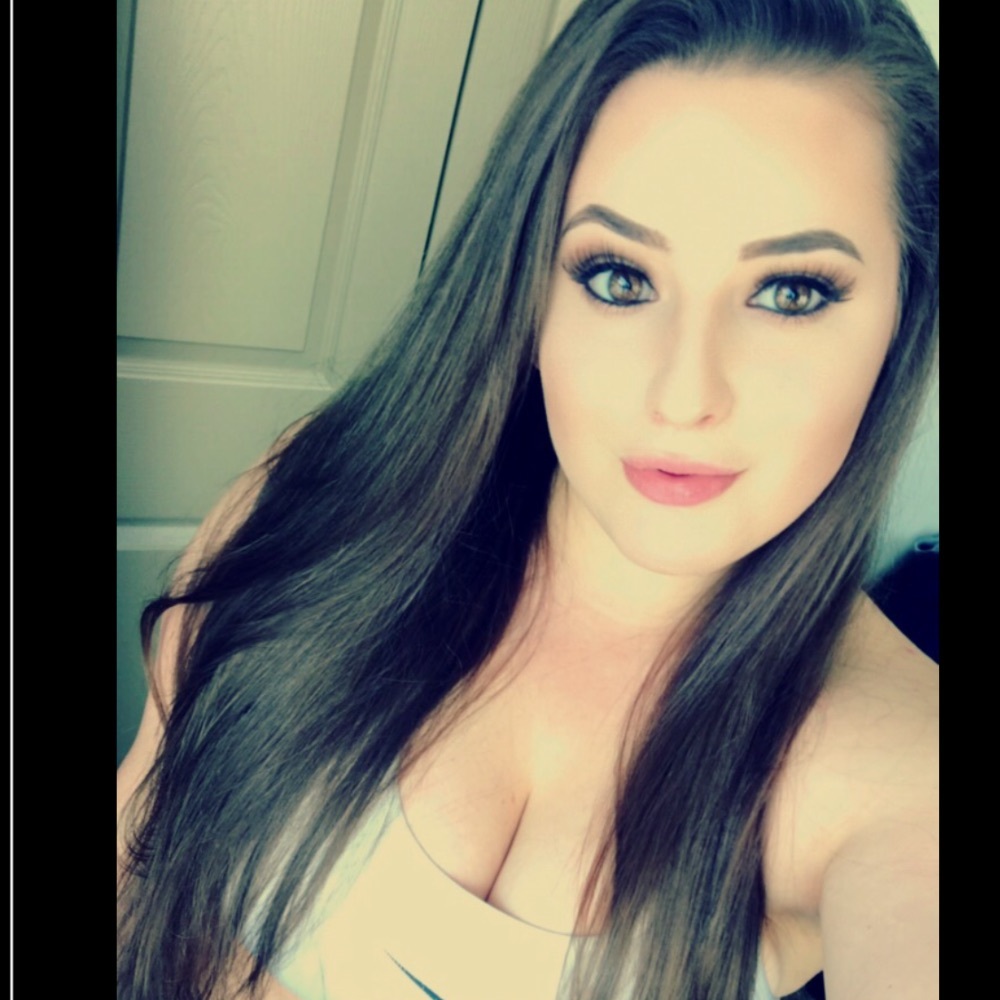 Meet your Posher, Monica
