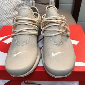 OPEN TO OFFERS 🖤 Women Air Presto Prm