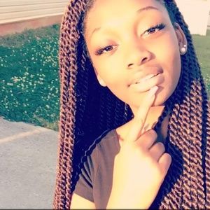 Meet your Posher, Jania