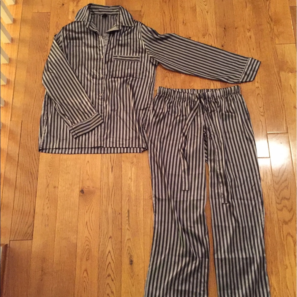 EUC Victoria's Secret Afterhours Satin Pajama Set