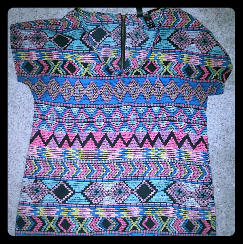 Fun and flirt XS tribal zip blouse