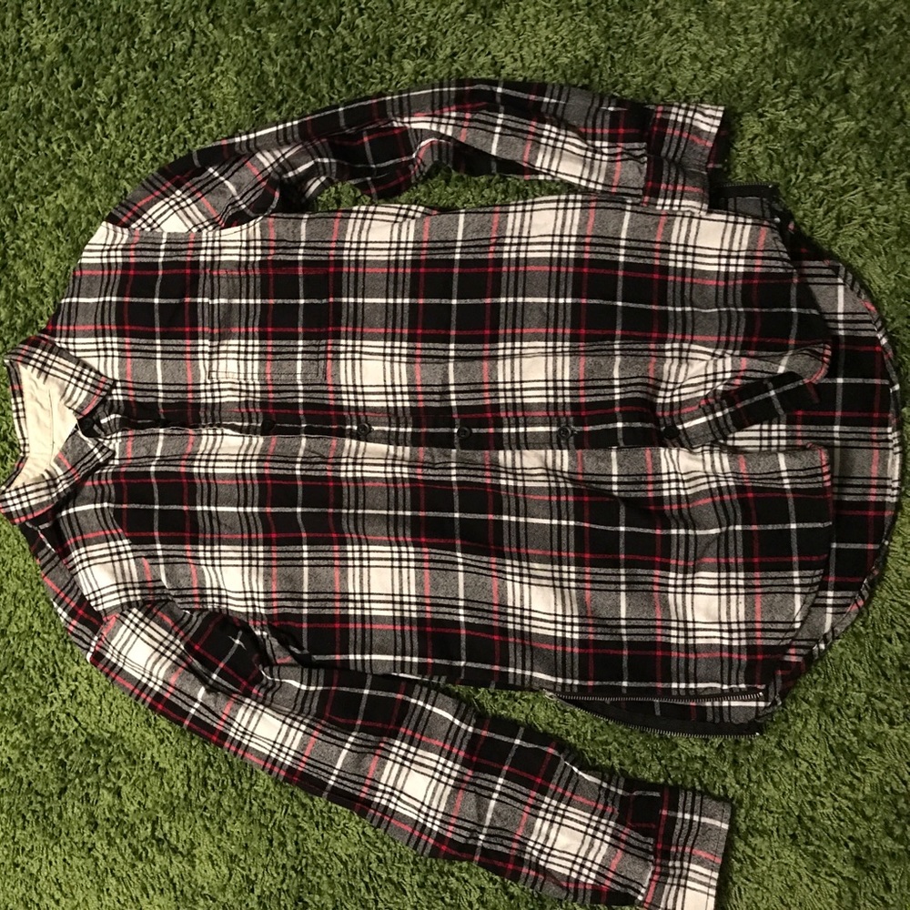 Plaid long sleeve shirt w/ zip up sides