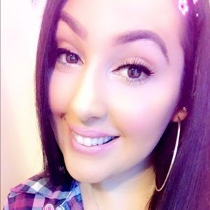 Meet your Posher, Carla