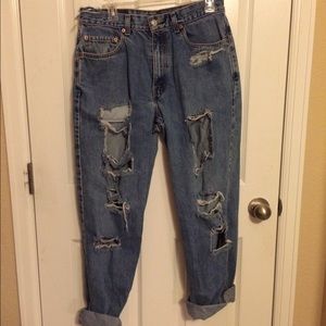 Levi Distressed Boyfriend Jeans
