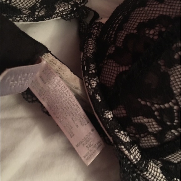 💙SALE❤️💋Victoria's Secret Bombshell Bra💋 - Picture 5 of 5