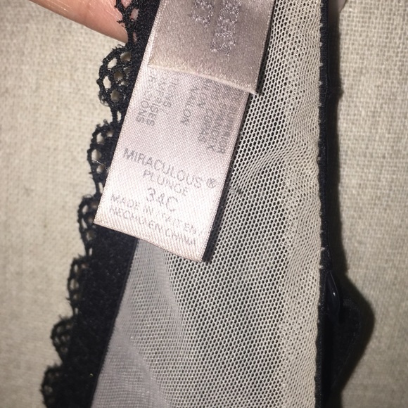 💙SALE❤️💋Victoria's Secret Bombshell Bra💋 - Picture 4 of 5