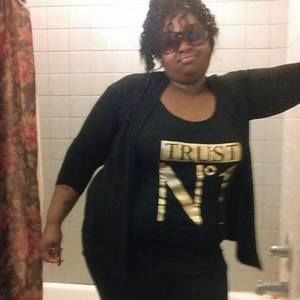 Meet your Posher, Adrienne