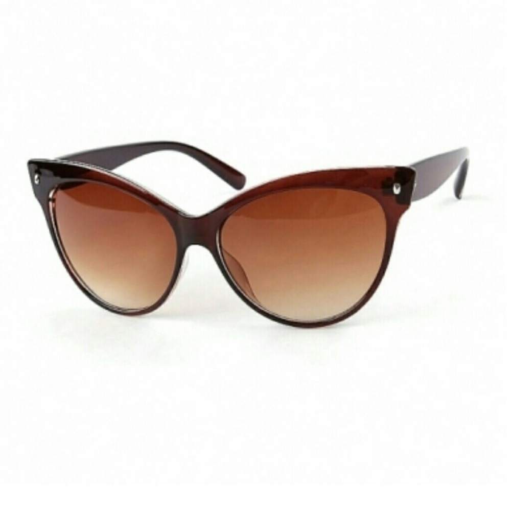 Brown cat eye sunglasses