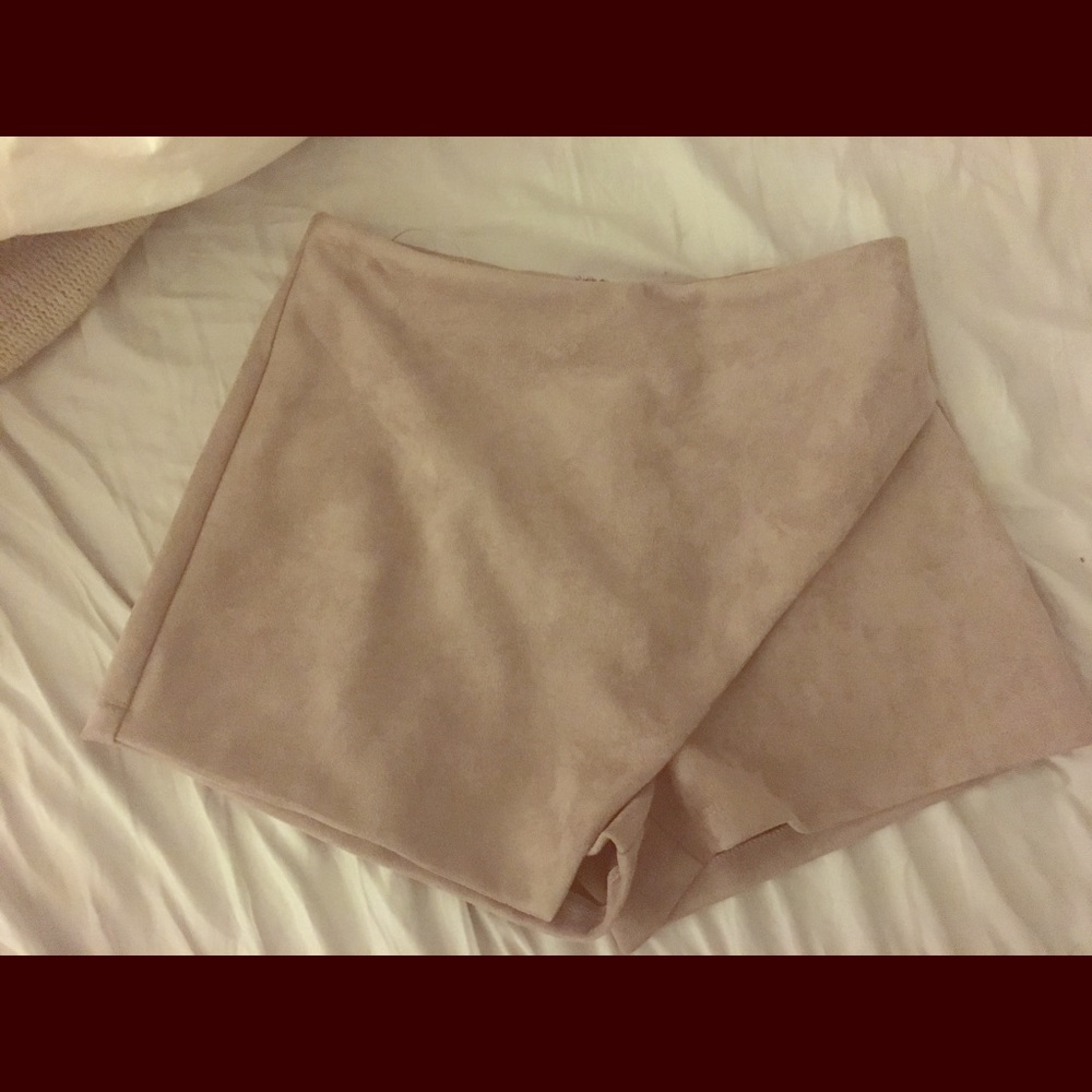 XS SEEK the label shorts