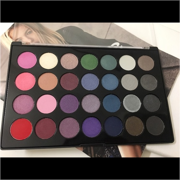 π¦ππ― bh 28 smokey palette ! Brand new ! W gift - Picture 3 of 7