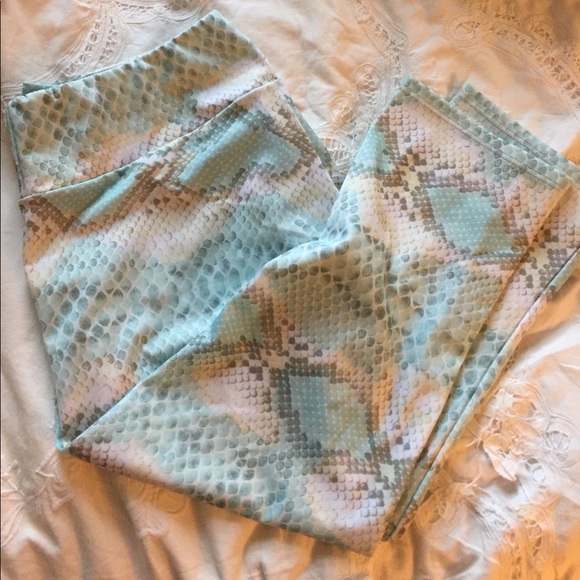 onzie - yoga pants - Like NEW💗☀️ - Picture 1 of 3