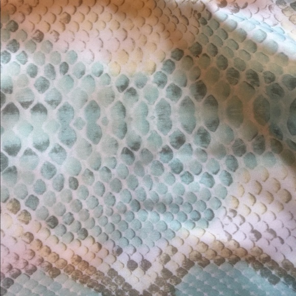 onzie - yoga pants - Like NEW💗☀️ - Picture 2 of 3