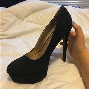 Matte Black Pumps