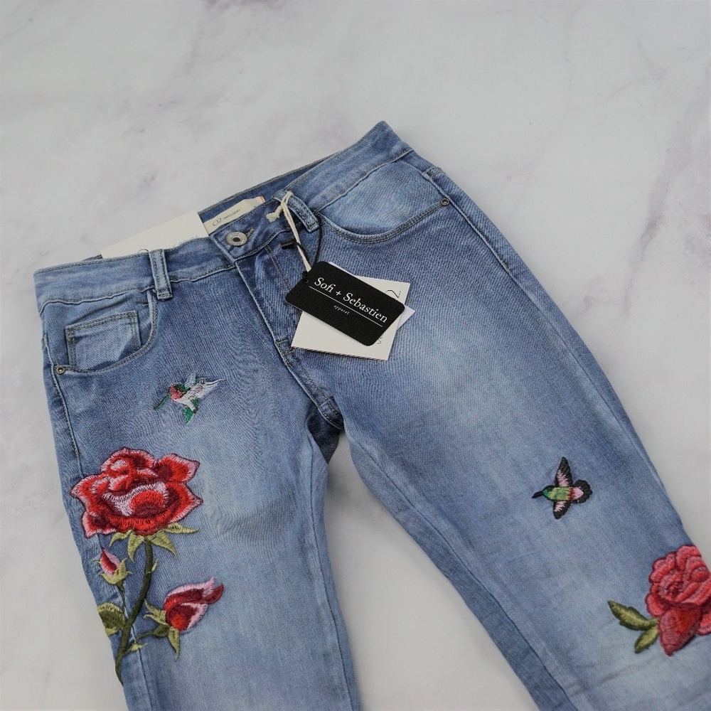 Embroidered distressed jeans roses Hummingbird - Picture 7 of 7
