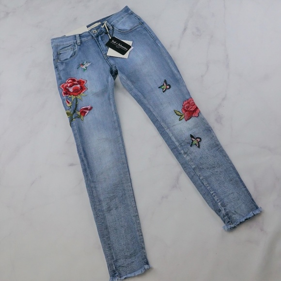Embroidered distressed  jeans roses Hummingbird - Picture 6 of 7