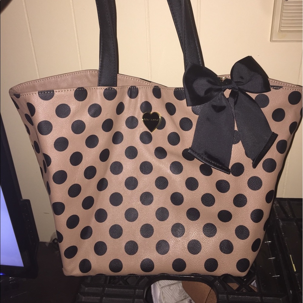 Tan/Black polka dot tote w/matching clutch