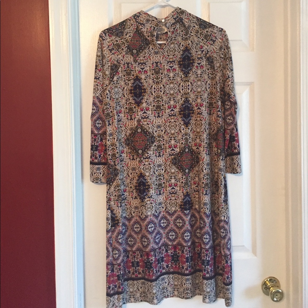 Dress - Picture 3 of 4