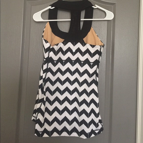 Lululemon tank - Picture 3 of 4