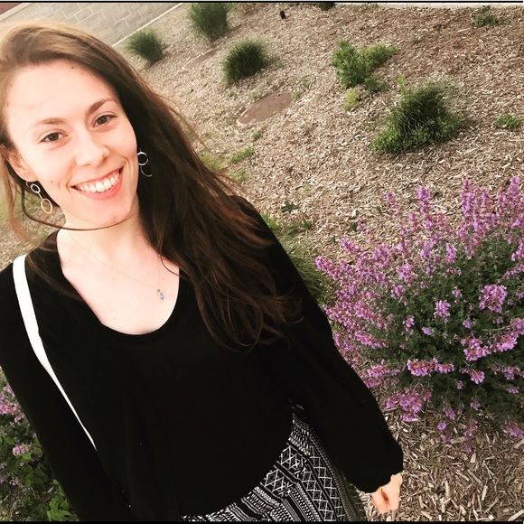 Meet your Posher, Tiffany - Picture 2 of 2