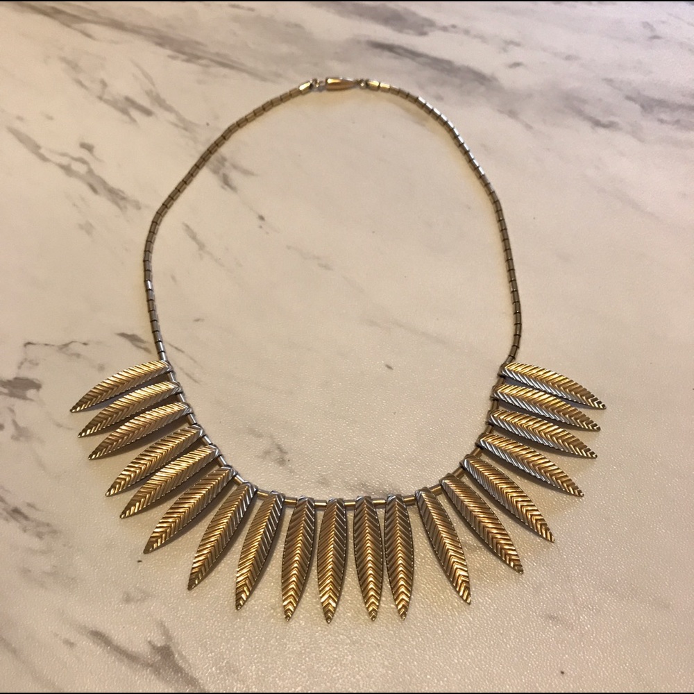 Vintage 60's gold leaves necklace