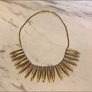 Vintage 60's gold leaves necklace
