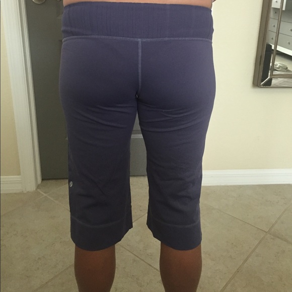 Lululemon long shorts - Picture 2 of 4