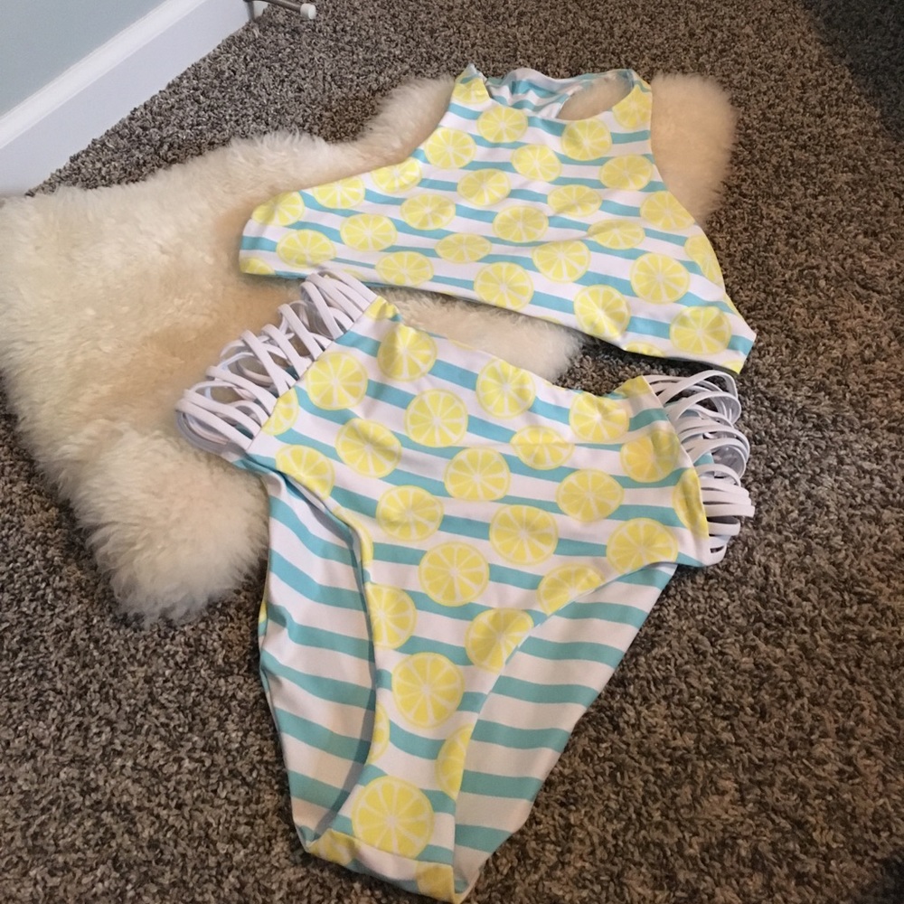 Cupshe reversible swimsuit