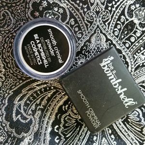 NIB Be a Bombshell Smooth Criminal silica powder