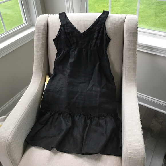 Black linen v neck dress with ruffle at bottom - Picture 2 of 7