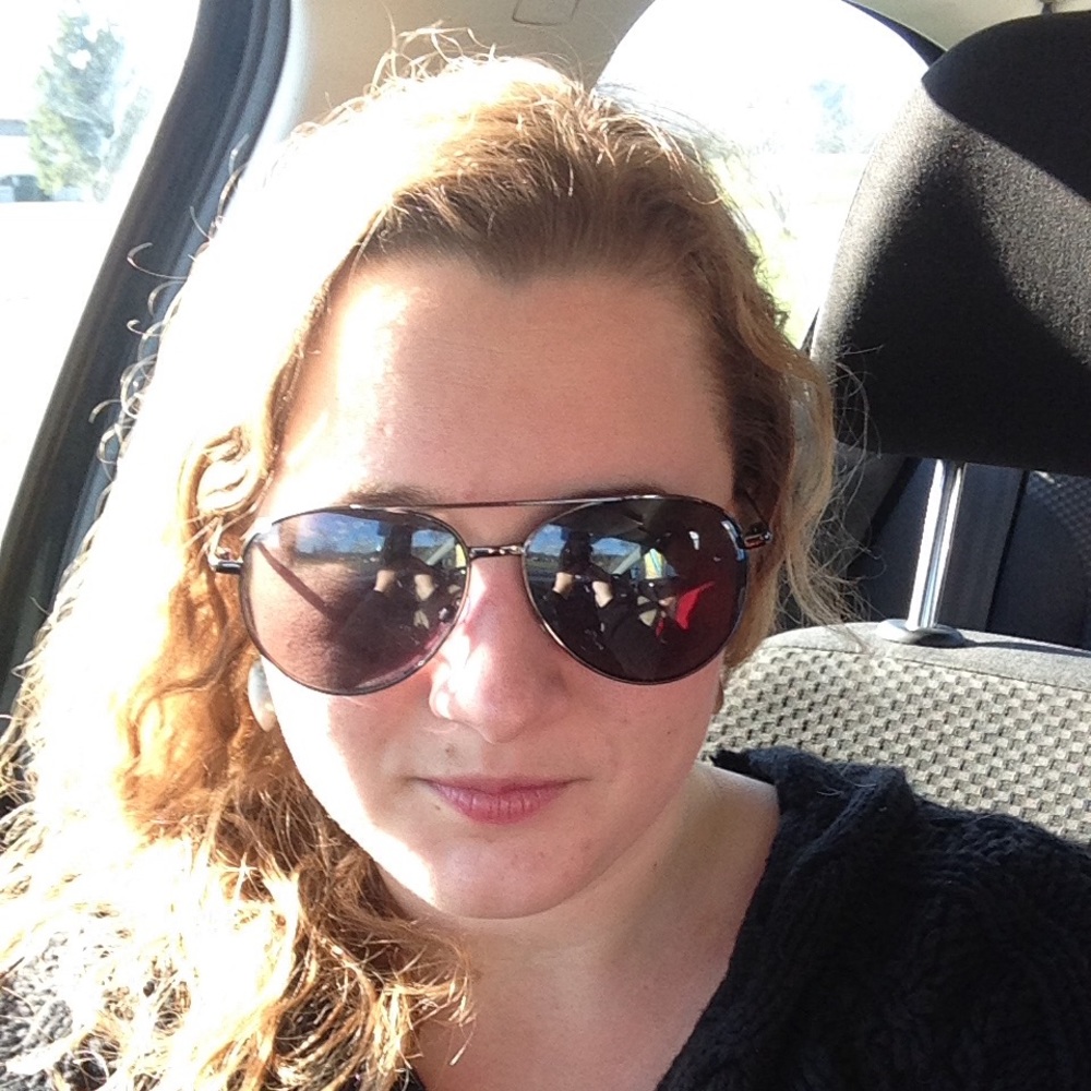 Meet your Posher, Caroline