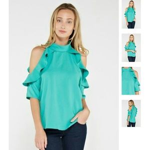 ❤️CLOSING SALE❤️Green ruffled cold shoulder blouse