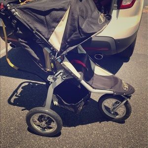 BOB revolution jogging stroller