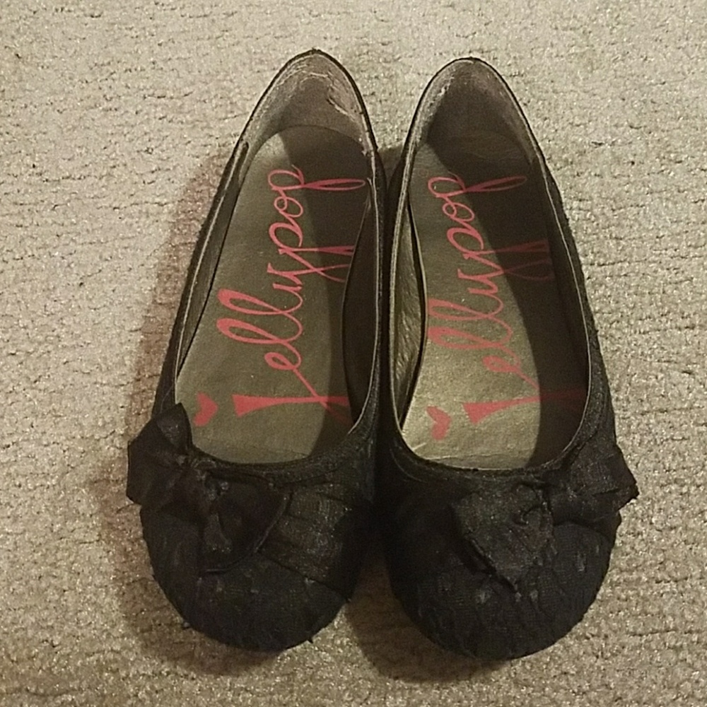 Black lace and now flats