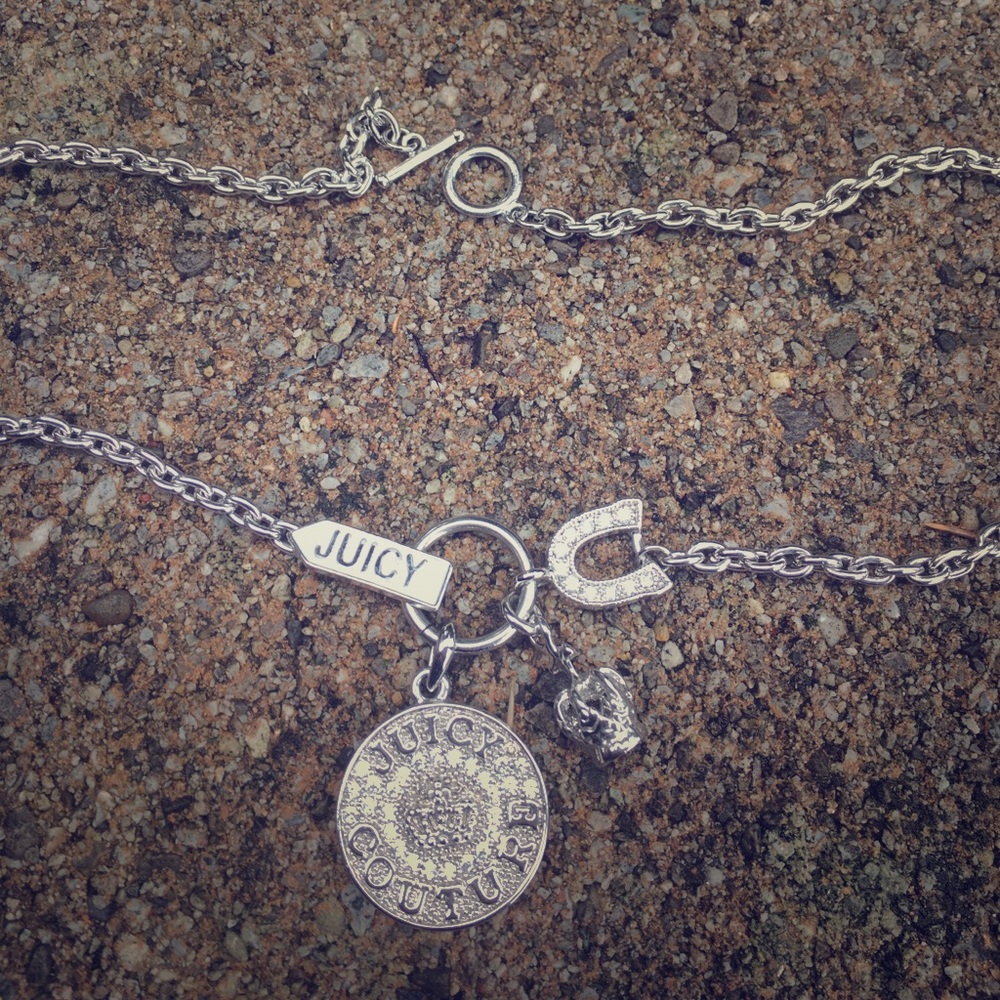 👀🙋🏻 sale today only! Juicy couture necklace
