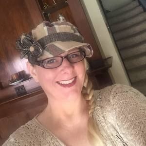 Meet your Posher, Holly