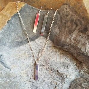 Minimalist layering silver necklace set.