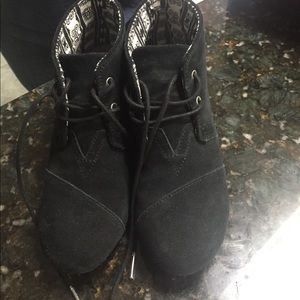 Toms black suede wedges