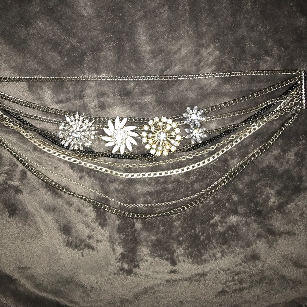 Stella and Dot 4 flower necklace