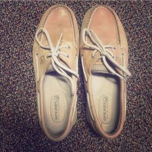 Tan Sperrys