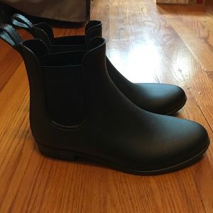 Sam Edelman look a like rain boots